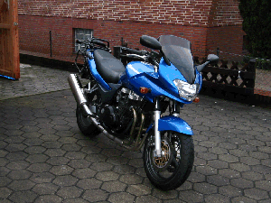 Kawasaki ZR 7 S